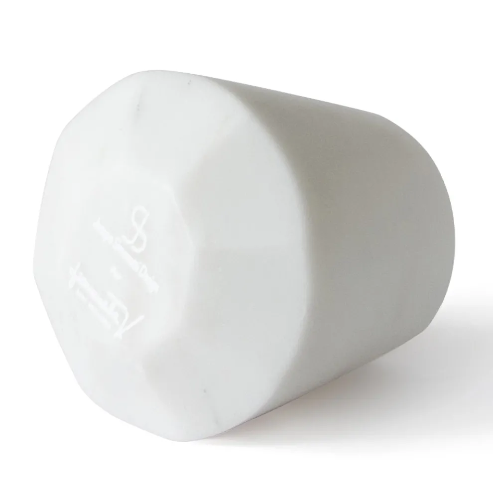 Wasserglas im italienischen Design aus satiniertem Carrara-Marmor - Scaglio