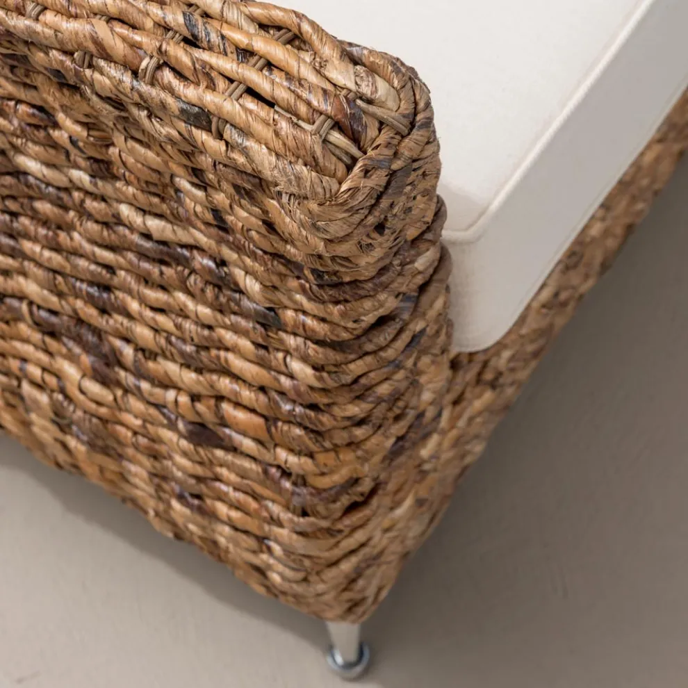 Wohnzimmer im Freien in Bananenweberei mit Kissen - Legolas