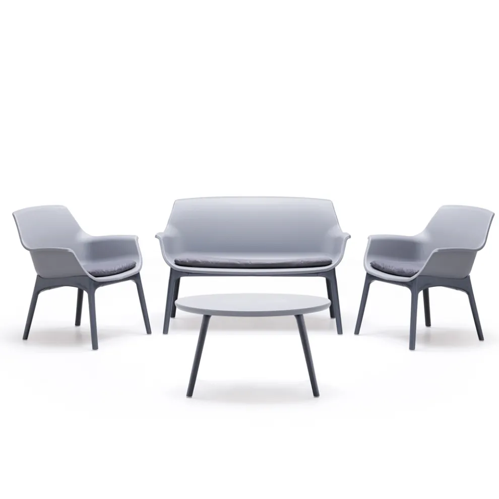 Wohnzimmer mit 1 Sofa, 2 Sesseln und 1 Couchtisch aus Polypropylen - Maschine