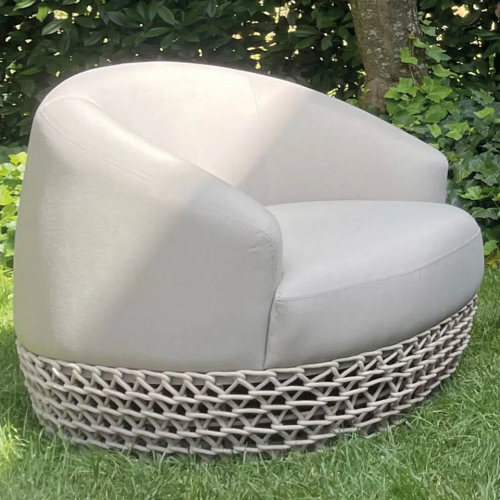 Lounge-Set für den Außenbereich mit gewebtem Stoffsockel - Pixie