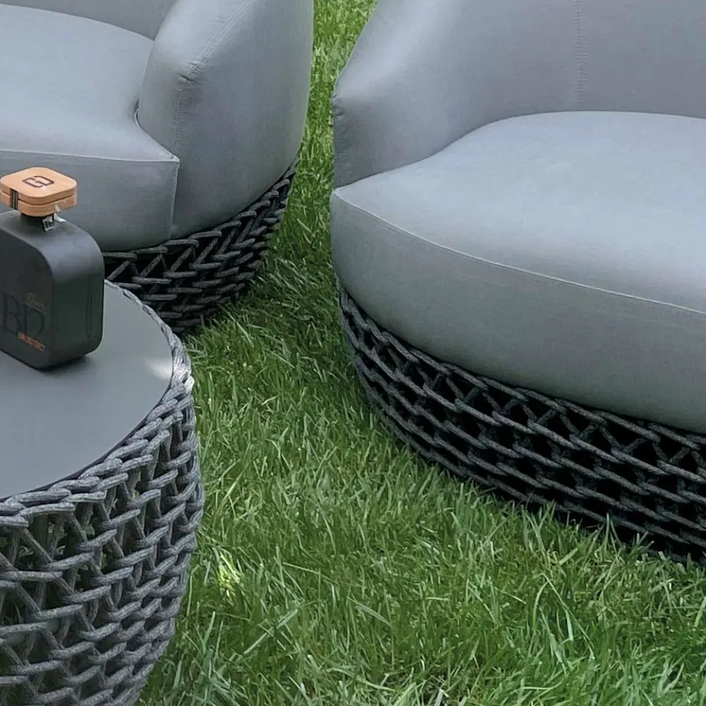 Lounge-Set für den Außenbereich mit gewebtem Stoffsockel - Pixie