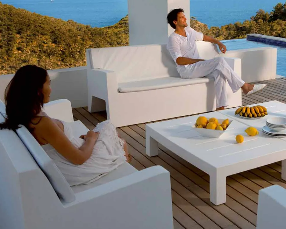 Gartensofa Jut von Vondom aus Polyethylenharz, modernes Design