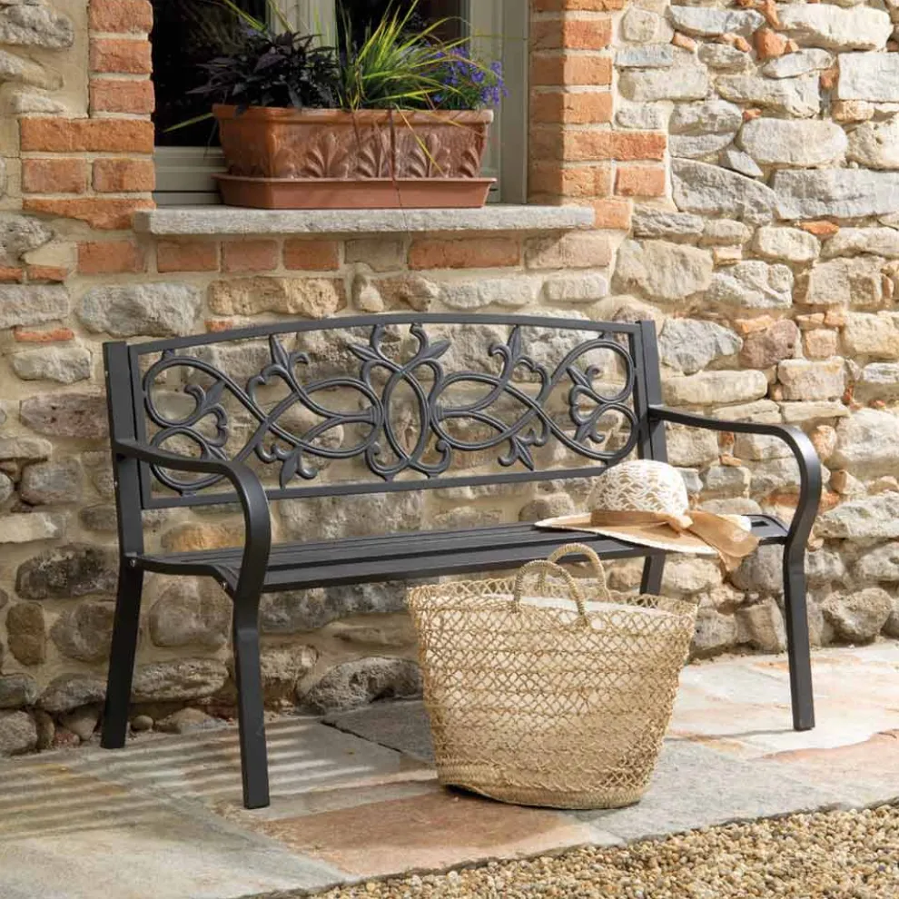 Gartenbank aus Metall mit verschiedenen Oberflächen - Stapler