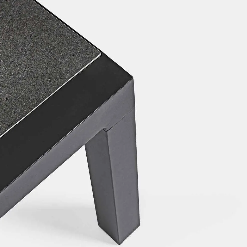 Couchtisch im Freien mit Aluminiumbasis und Keramikplatte - Maino