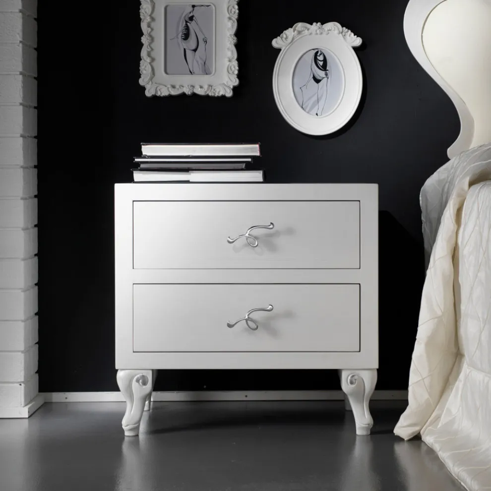 Doppelbett mit Kopfteil mit 2 Kissen, Matratze und 2 Nachttischen – Life