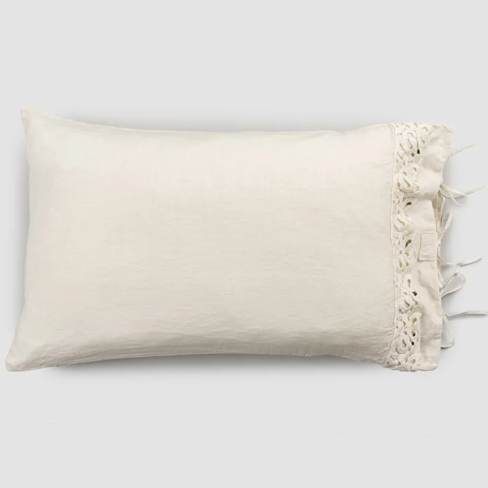 Leinen Kissenbezug mit Poema Spitze und Butter oder schwarzen Schnürsenkeln Made in Italy - Masone