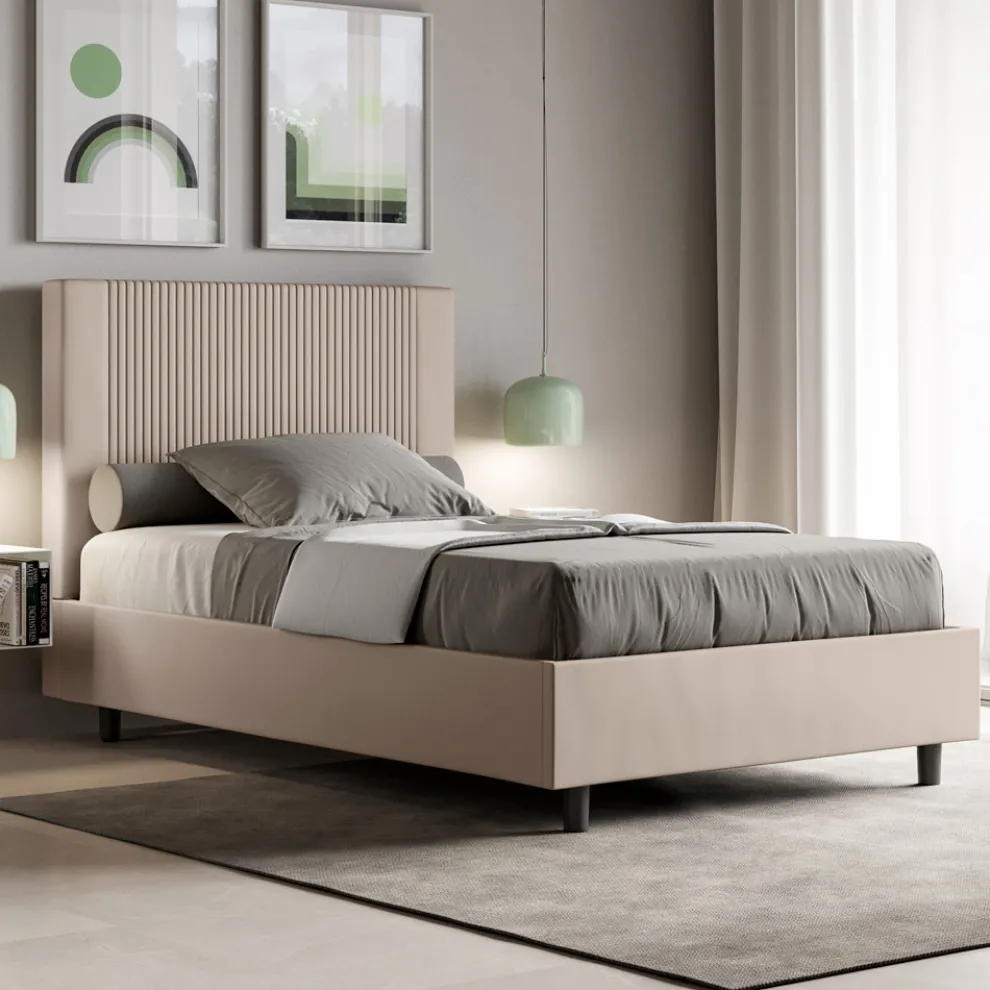 Bett 140x200 cm mit Kopfteil verziert mit vertikalen Linien Made in Italy - Pattini
