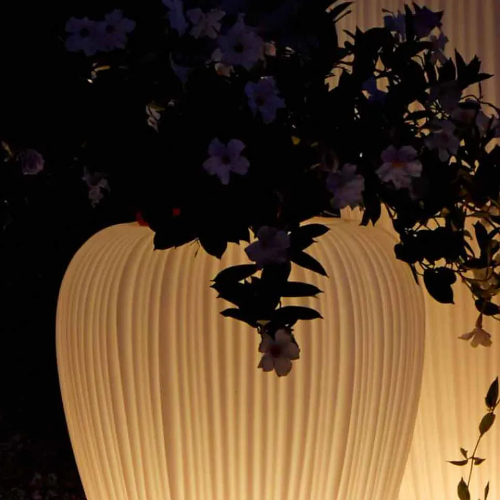 Modernes Design Leuchtende Außenvase aus Polyethylen, 2 Stück - Haut von Myyour