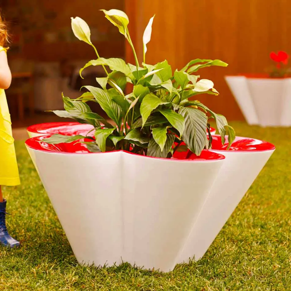 Vondom Agatha Tisch und Blumentopf aus Polyethylen, modernes Design