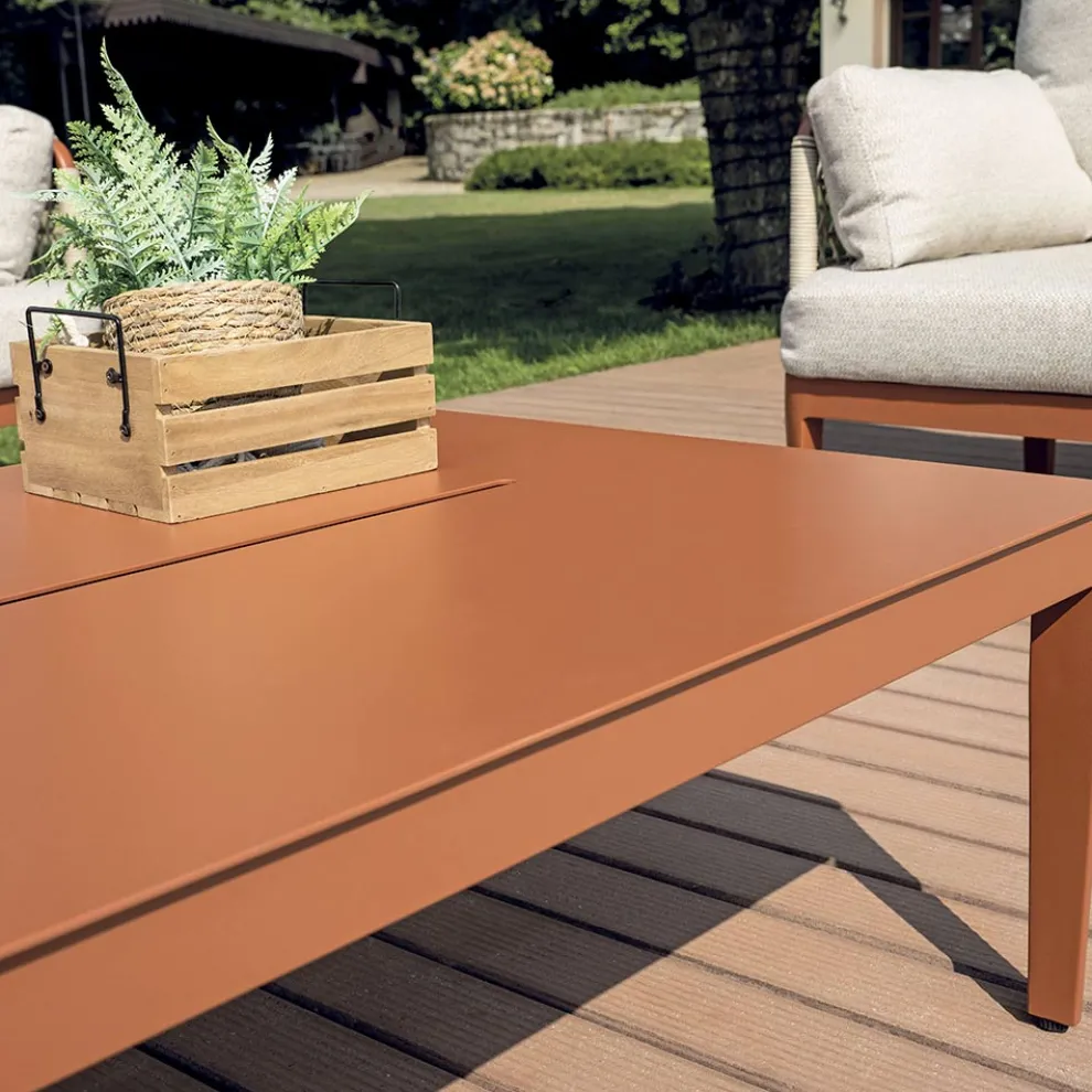 Wohnzimmer, bestehend aus 2 Sesseln, 1 Sofa und Couchtisch aus Aluminium - Symphony