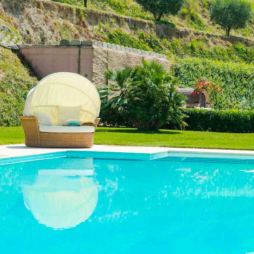 Outdoor Polyrattan Loungeliege Strandmuschel handgeflochten