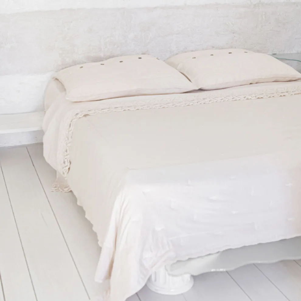 Quadratischer Kissenbezug aus schwerem farbigem Leinen mit Knöpfen in Agoya - Mittelmeer