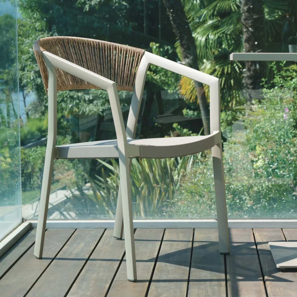 Stapelbarer Stuhl mit Textilene-Sitz und Twist Wicker Back - Passion