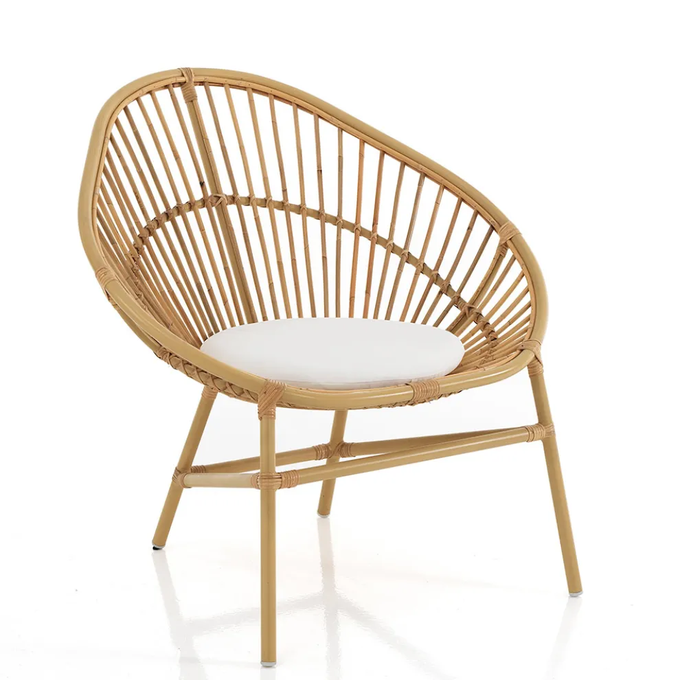 Outdoor- und Indoor-Sessel aus Rattan und Baumwollkissen – Ecrire