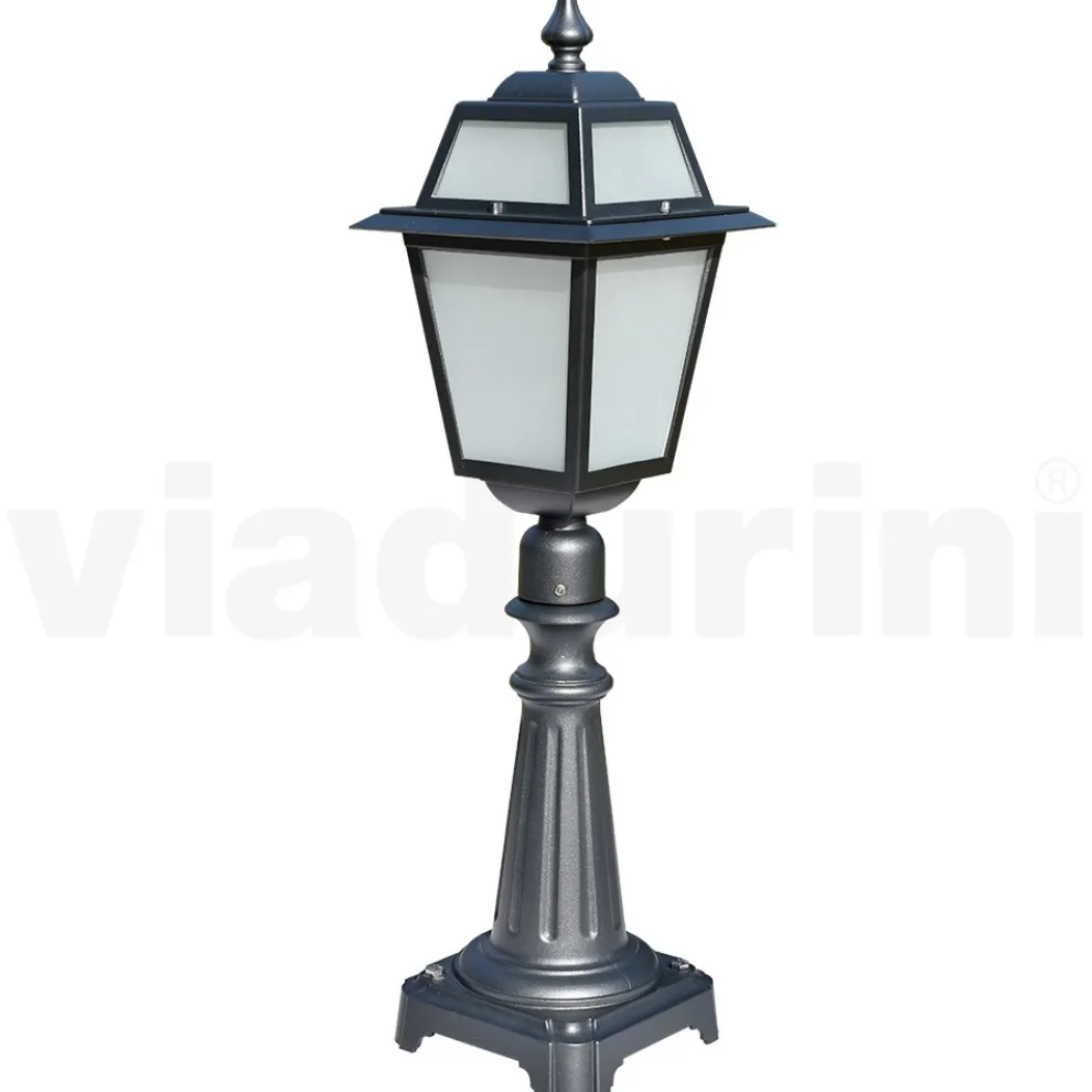 76,5 cm hohe Gartenlampe aus anthrazitfarbenem Aluminium und sandgestrahltem Glas - Elric