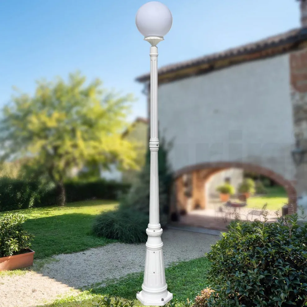 208 cm hohe Straßenlaterne aus weißem Acryl und Aluminium, hergestellt in Italien - Trovabianco