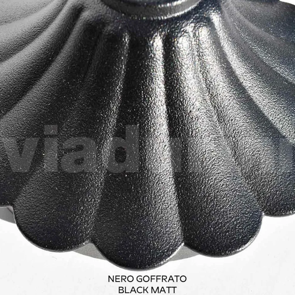 69 cm hohe Straßenlaterne aus schwarzem Acryl und Aluminium, hergestellt in Italien - Trovanero