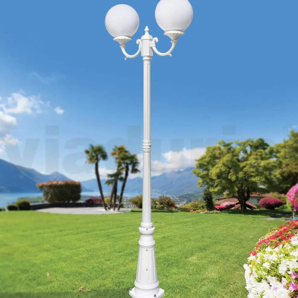 212 cm hohe Straßenlaterne aus weißem Acryl und Aluminium, hergestellt in Italien - Trovabianco