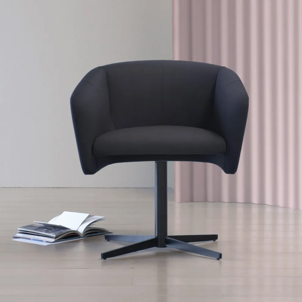 Stoffsessel mit Drehsockel aus Luxusmetall Made in Italy - Bergen
