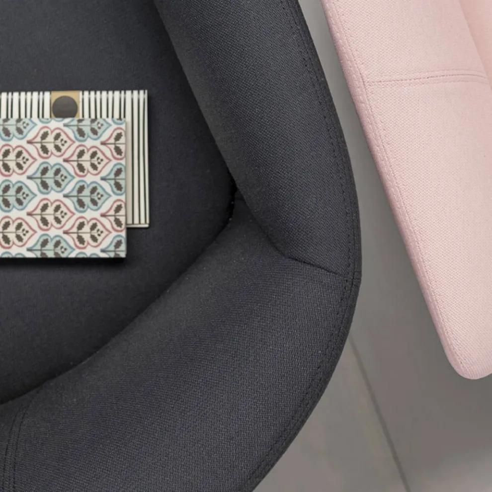 Stoffsessel mit Drehsockel aus Luxusmetall Made in Italy - Bergen