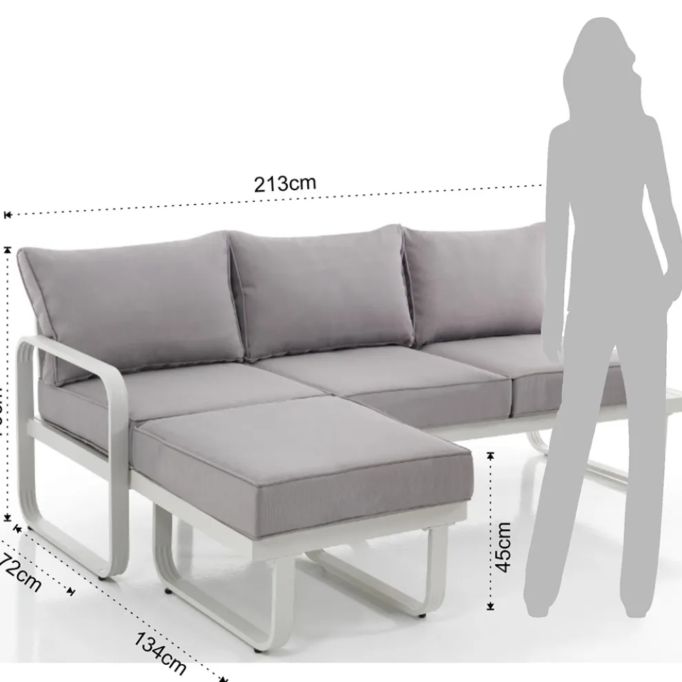 3-Sitzer-Sofa mit Aluminium-Gartenhocker und grauen Kissen – Avoir
