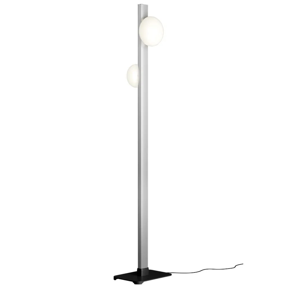 Alma Stehlampe aus Aluminium und weißem mundgeblasenem Glas