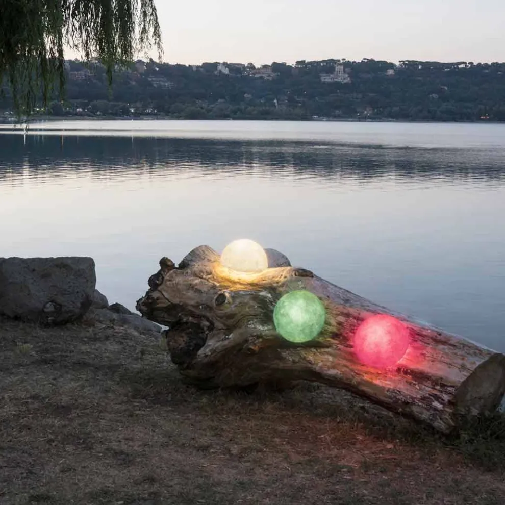 Außenwandleuchte In-es.artdesign Button Out in farbigem Nebulite