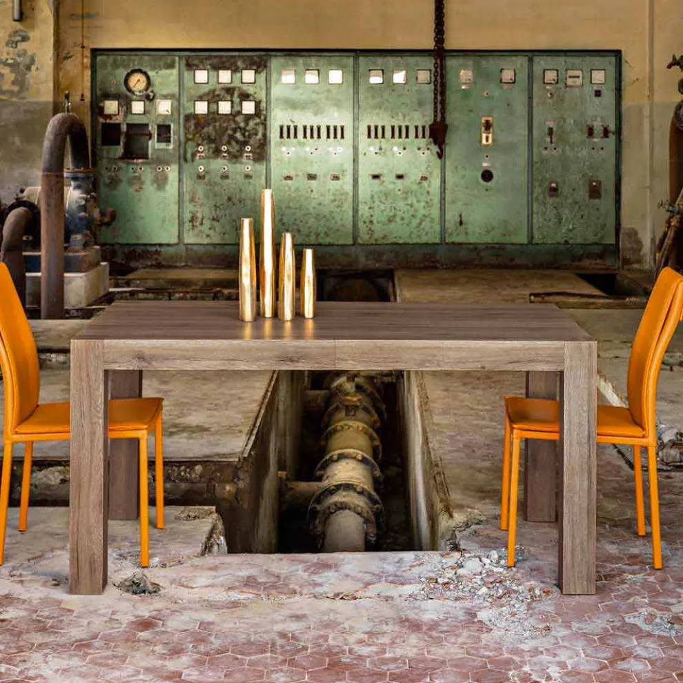 Ausziehbarer bis 300cm Tisch aus Melamin Oky in modernem Design