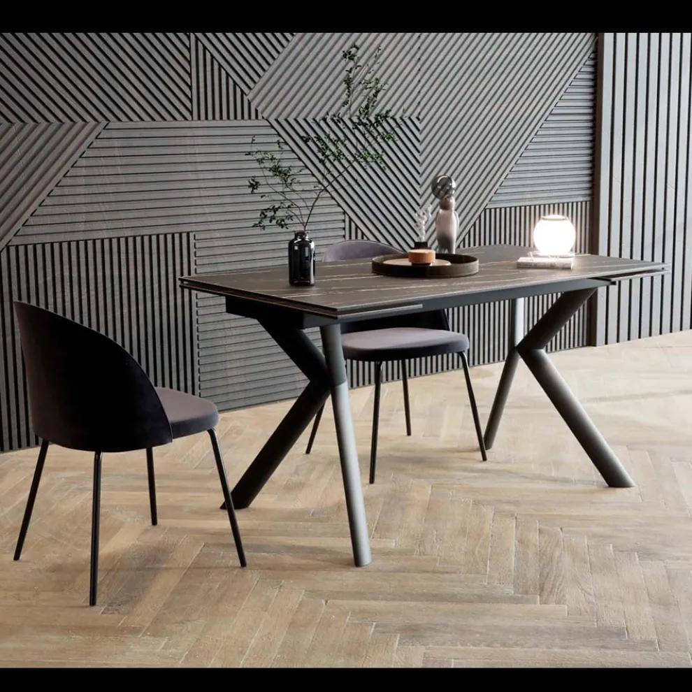 Ausziehbarer Esstisch in verschiedenen Ausführungen – Shaila