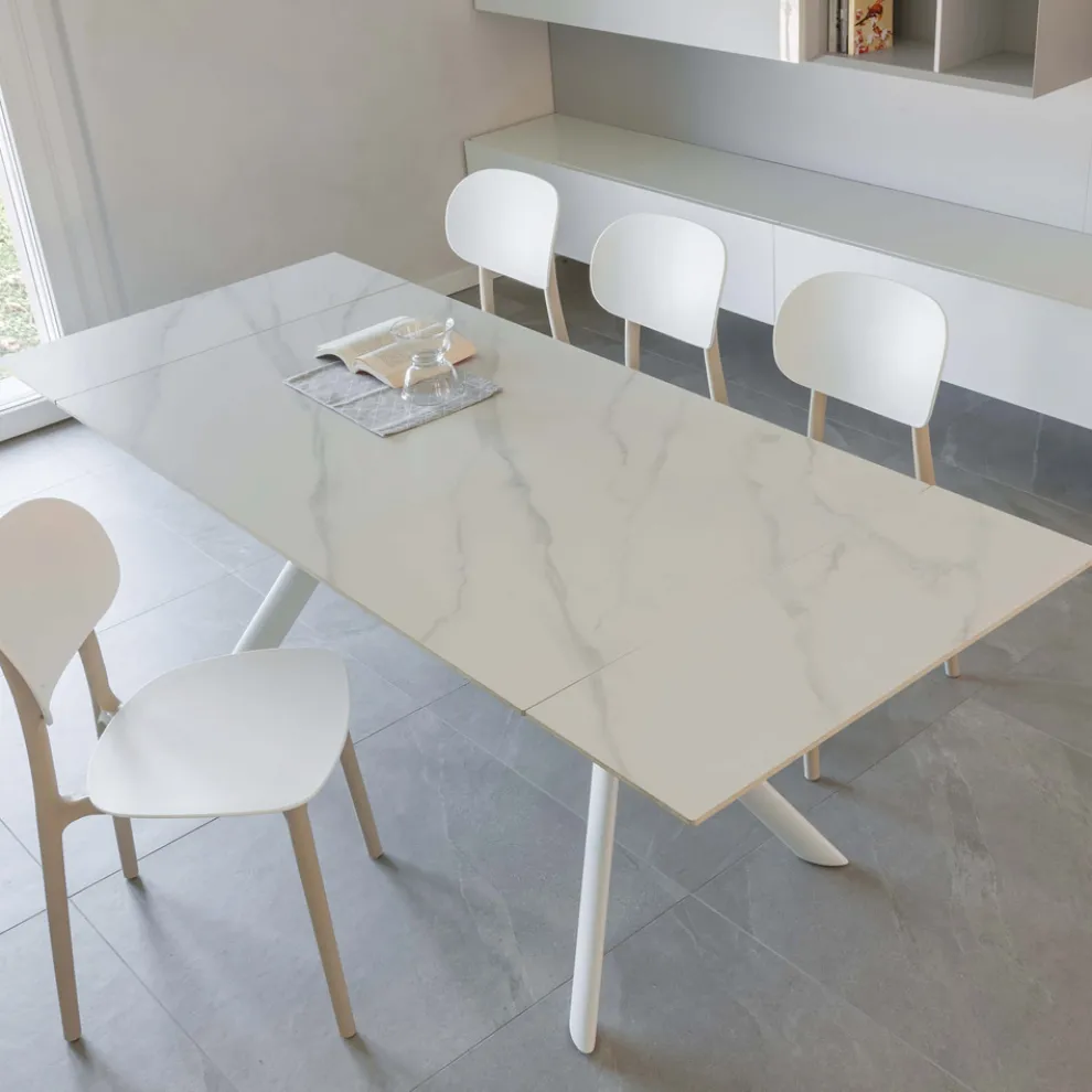 Ausziehbarer Esstisch in verschiedenen Ausführungen – Shaila