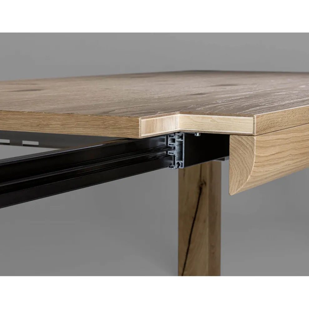 Ausziehbarer Tisch aus Tischlerplatte und quadratischen Beinen, hergestellt in Italien – Rillian