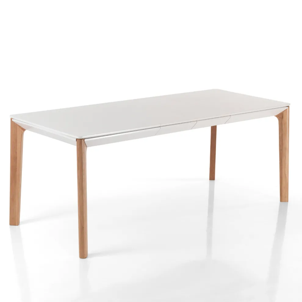 Ausziehbarer Tisch auf 180 cm mit Beinen aus massiver Eiche und rutheniumfarbenem Holz