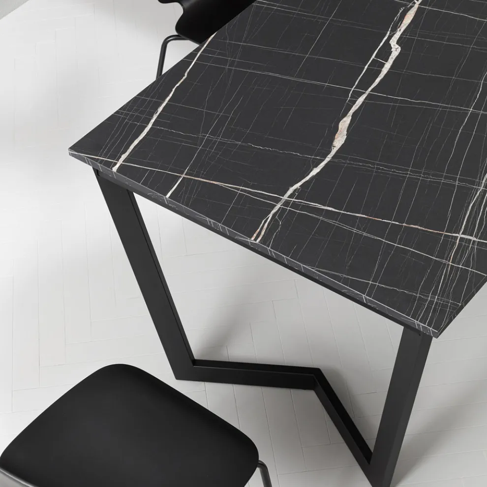 Ausziehbarer Tisch bis 238 cm Metall und farbiges Hpl Made in Italy - Pablito