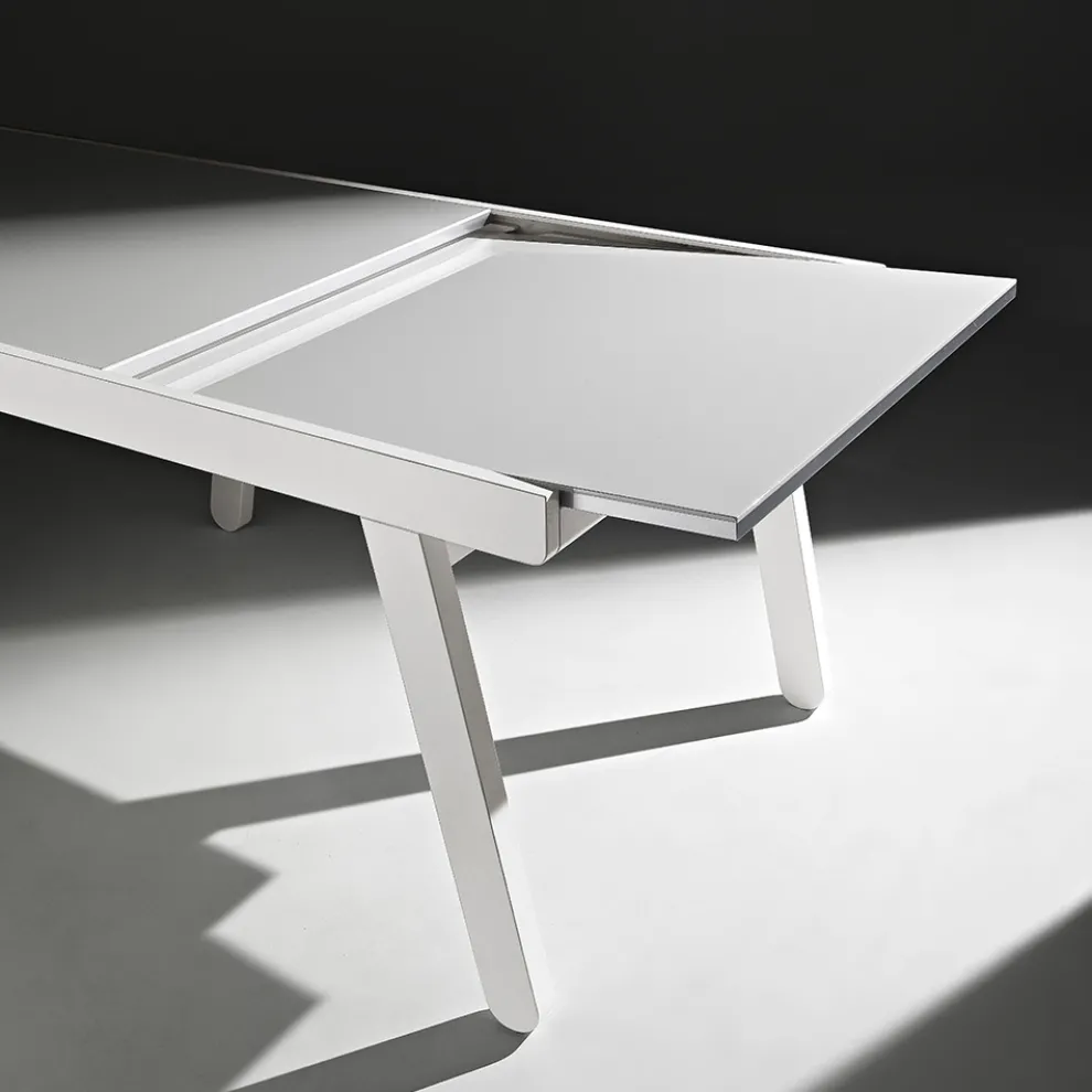 Ausziehbarer Tisch bis 240 cm aus lackiertem Holz Made in Italy - lackiert