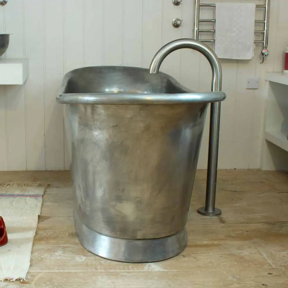 Badewanne Freestanding aus Kupfer in modernem Design Julia