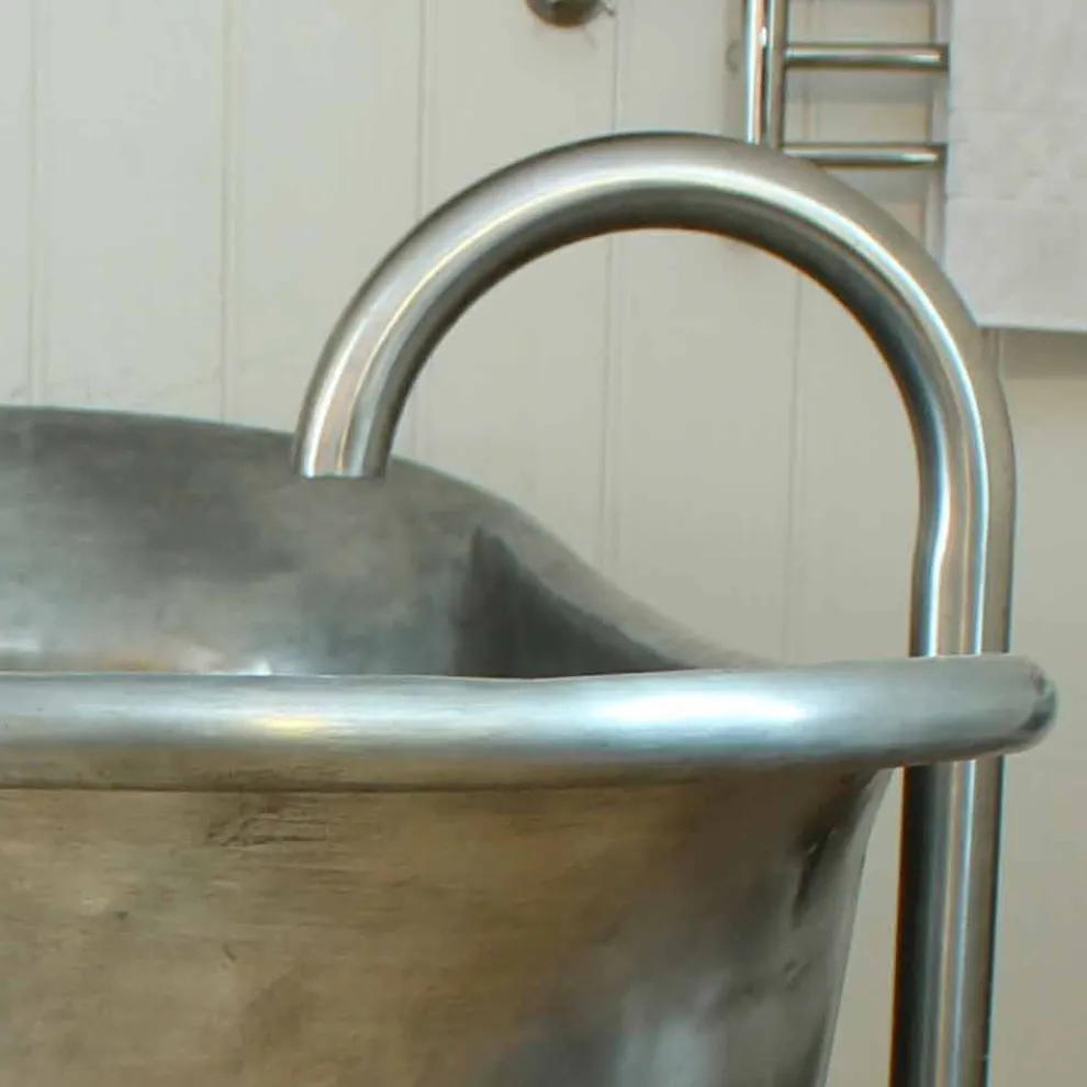 Badewanne Freestanding aus Kupfer in modernem Design Julia