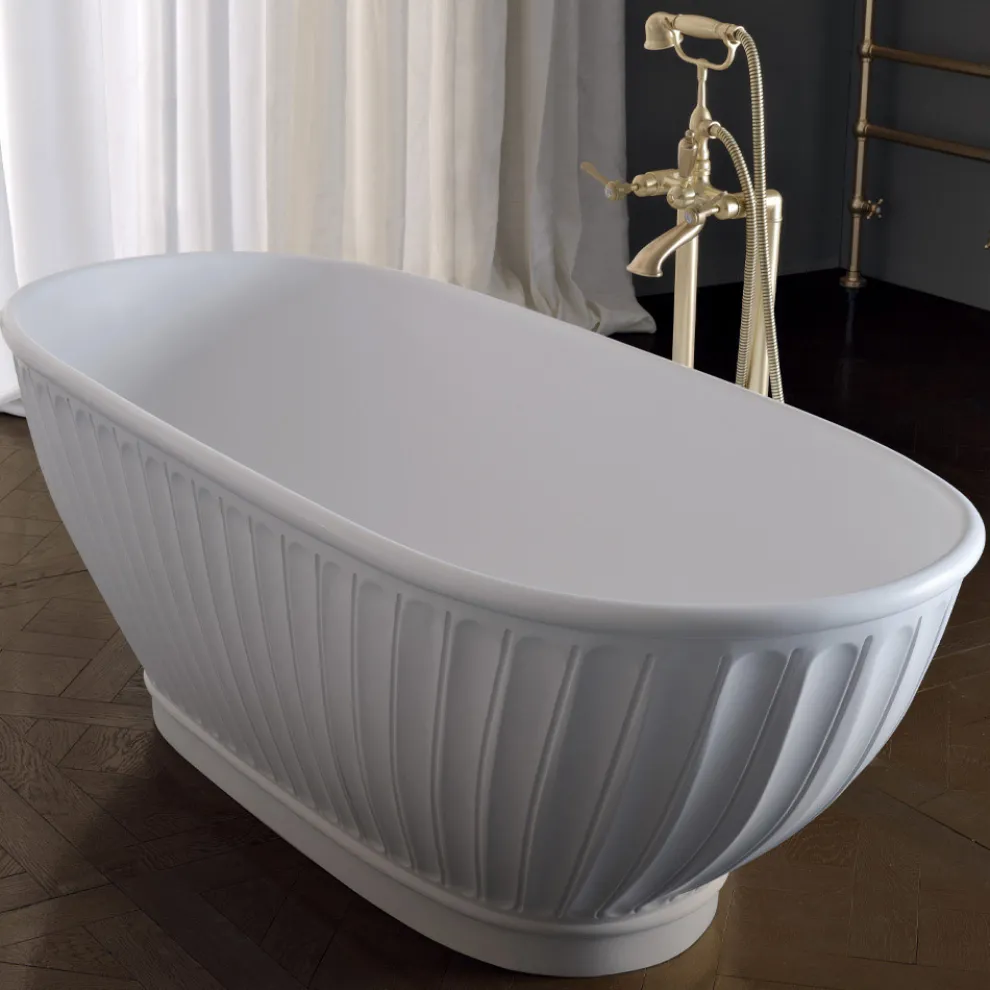 Badewanne mit fester Oberfläche und mattweißer Außenseite, hergestellt in Italien – Ross