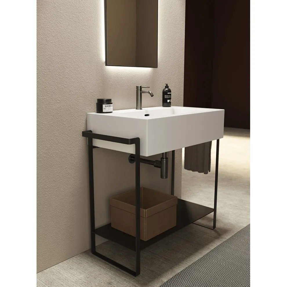 Badezimmer-Komposition Waschbecken aus Keramik und Sockel aus Stahl Made in Italy - Quadro