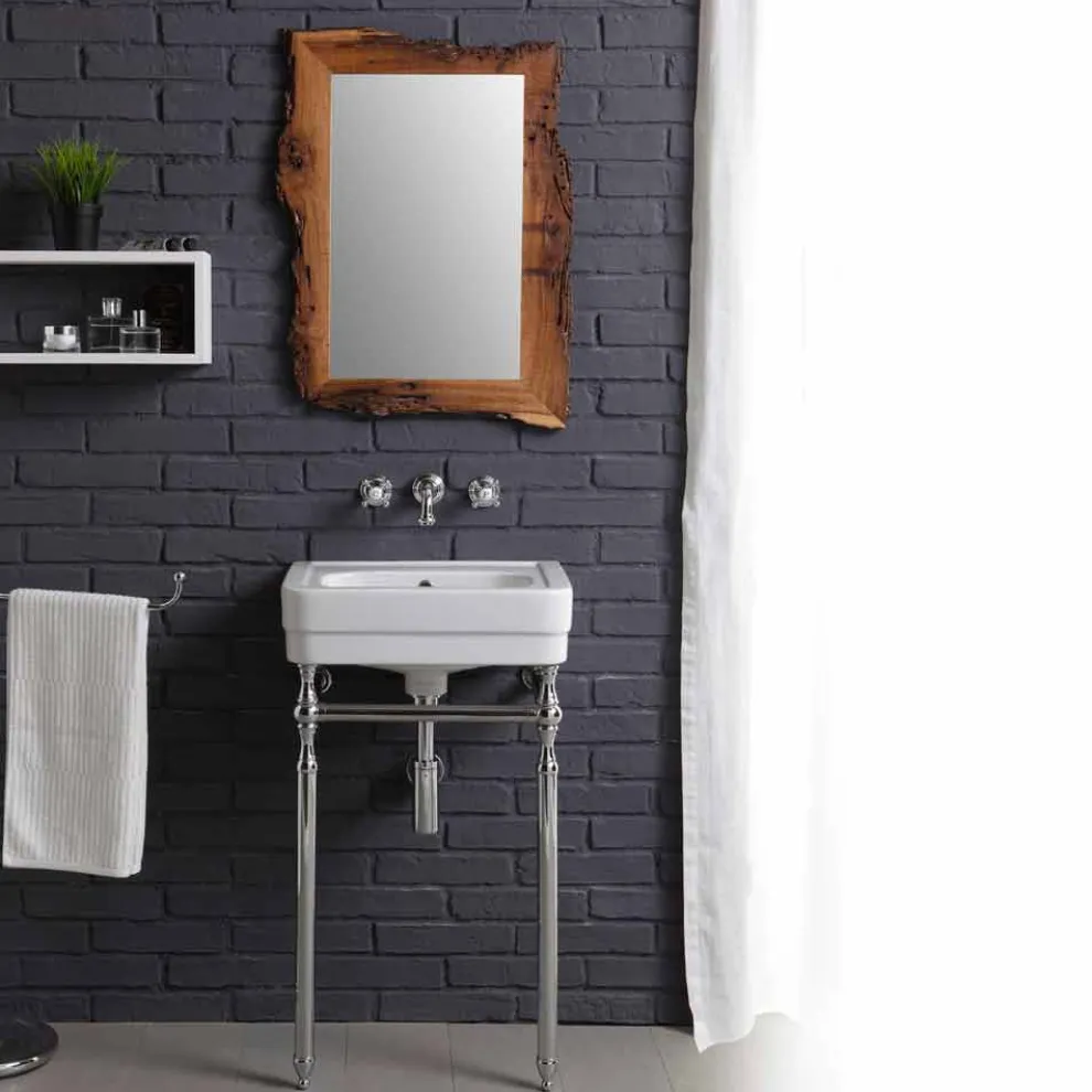 Badezimmer-Set mit Vintage-Waschbecken auf Struktur und Spiegel in Briccola Creativity