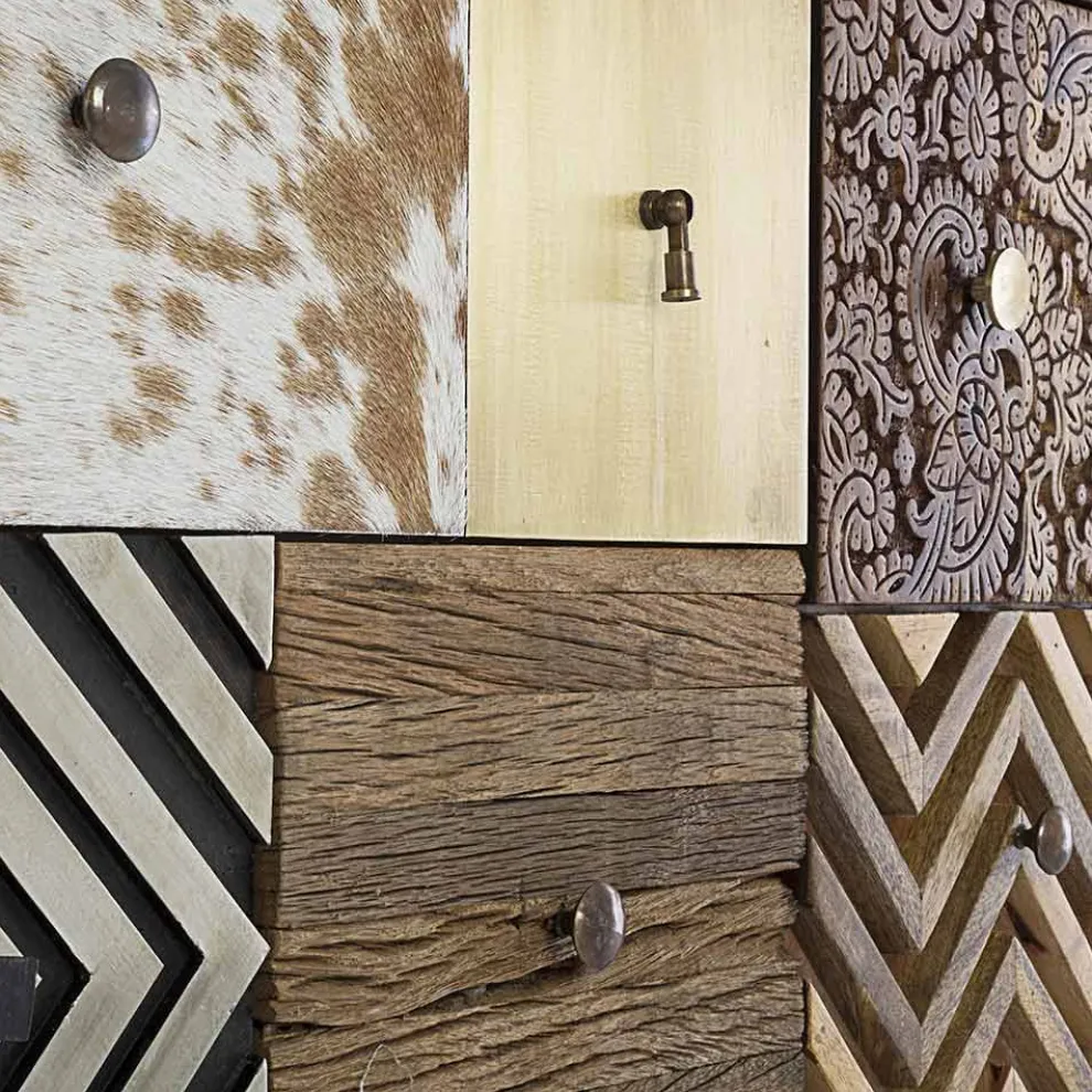 Bücherregal für Wohnzimmer aus Mangoholz und recycelten Homemotion-Türen - Auriel