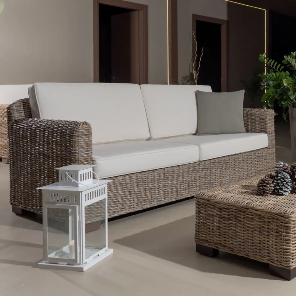 Outdoor-Lounge in grauem Kubù mit Kissen inklusive – Cerys