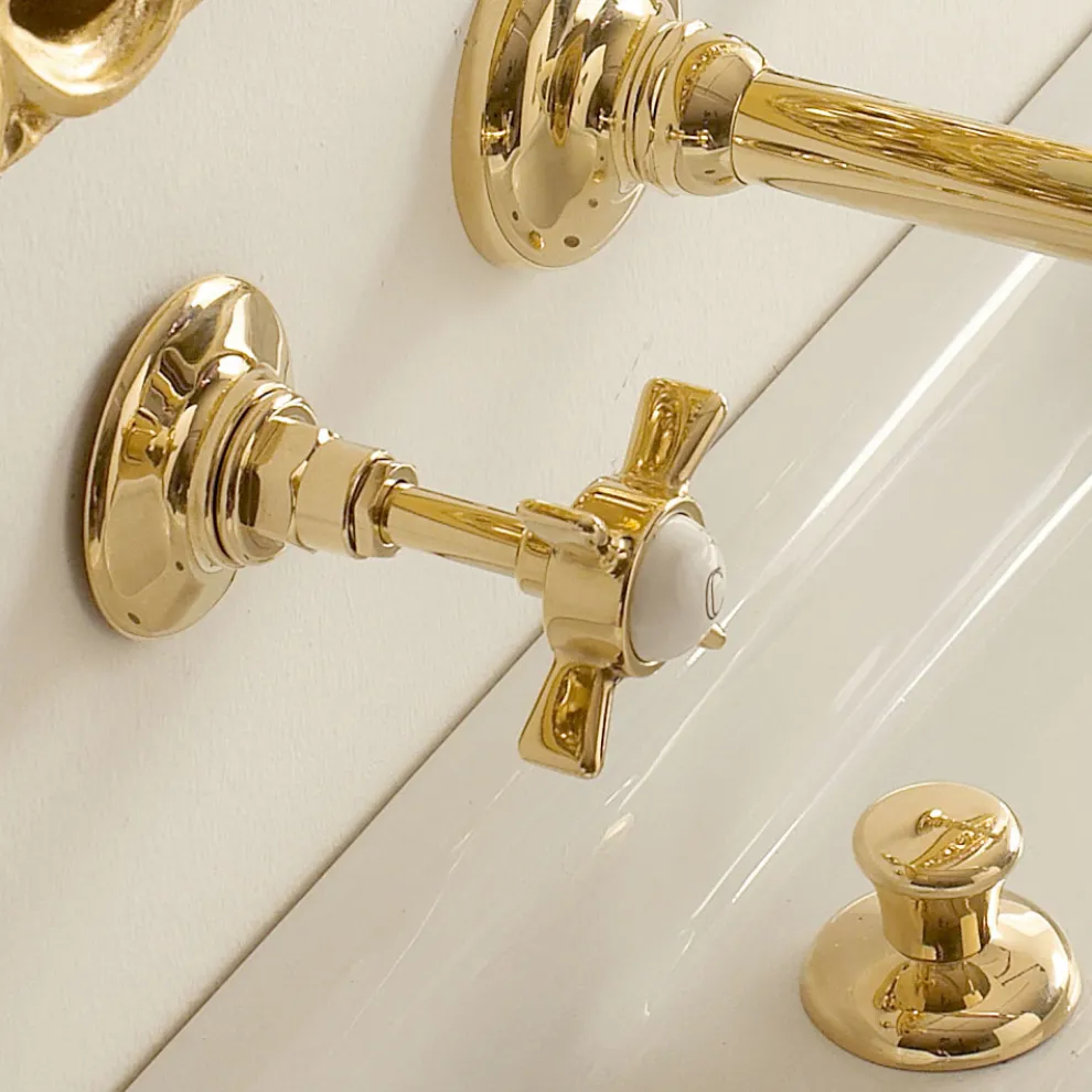 Design und Vintage Made in Italy Waschbecken/Wandarmatur
