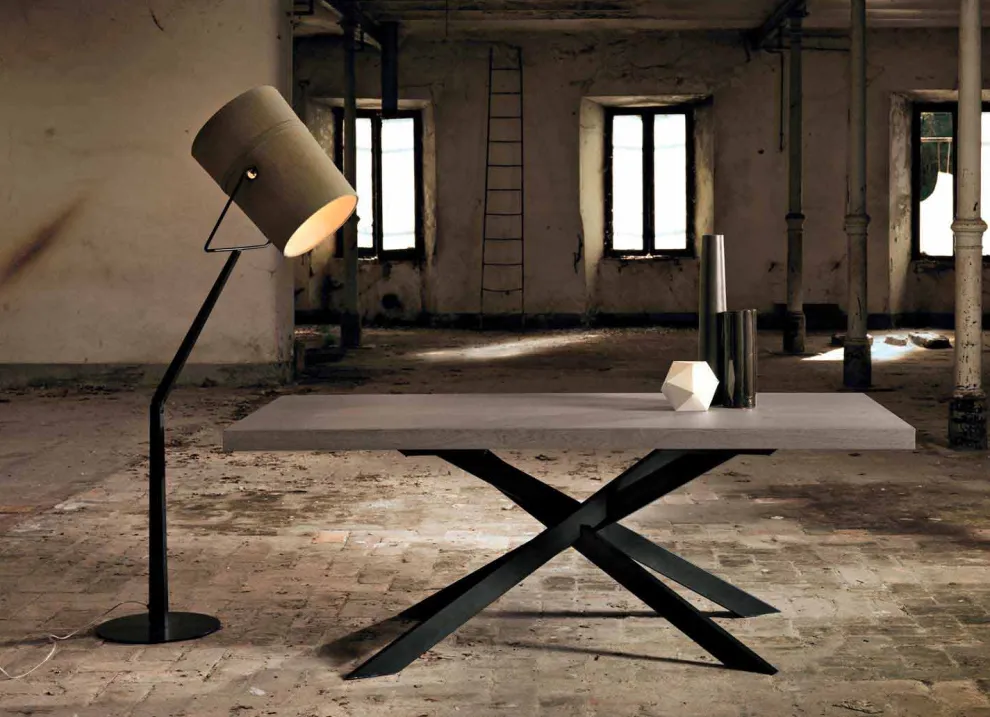 Design-Esstisch aus Eichenholz und Metall made in Italy, Oncino.