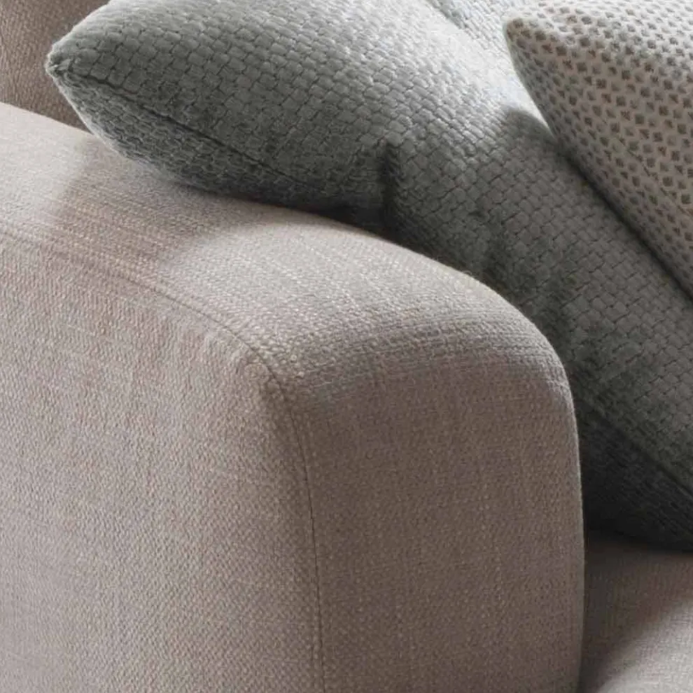 Design-Modulsofa aus Softly-Stoff, hergestellt in Italien