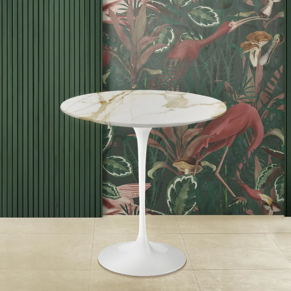 Eero Saarinen H 52 Runder Couchtisch aus goldenem Calacatta-Marmor, hergestellt in Italien – Scarlet