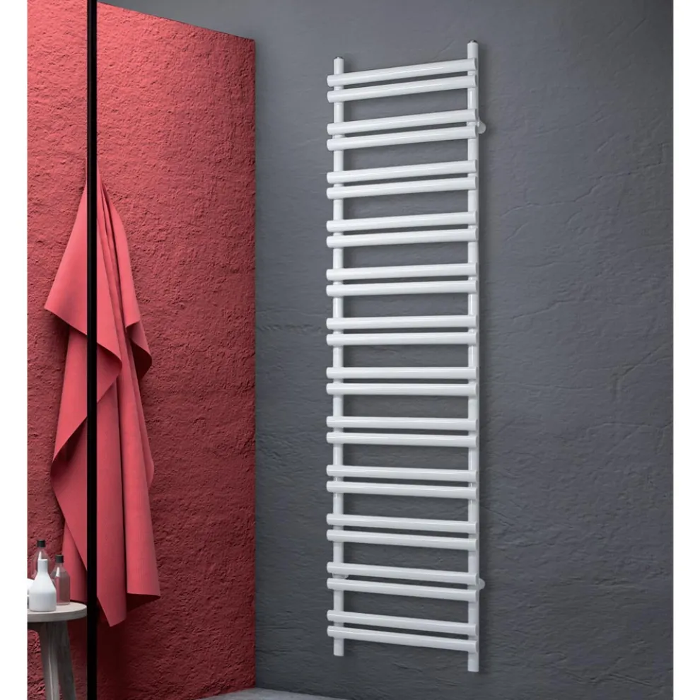 Elektrischer Heizkörper aus Karbonstahl, hergestellt in Italien – bayerisch