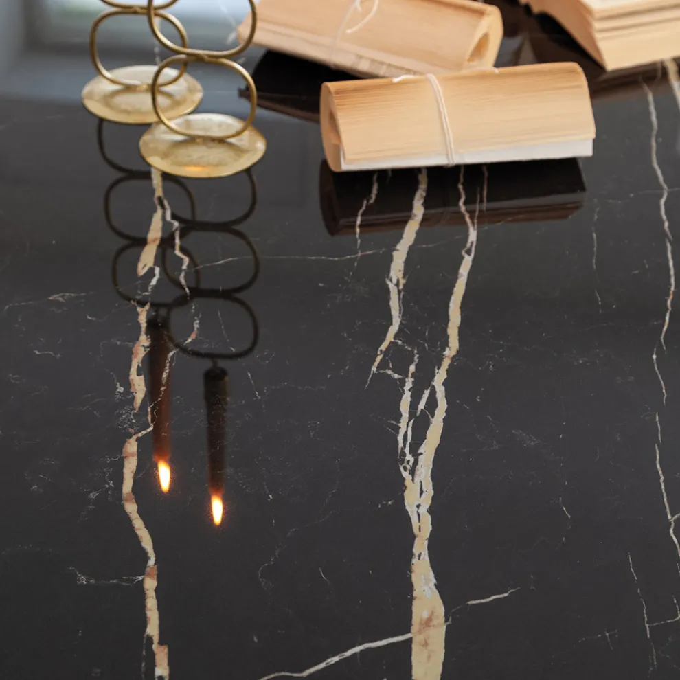 Elliptischer Esstisch aus Stahl und polierter Keramik Florim - Gelsino