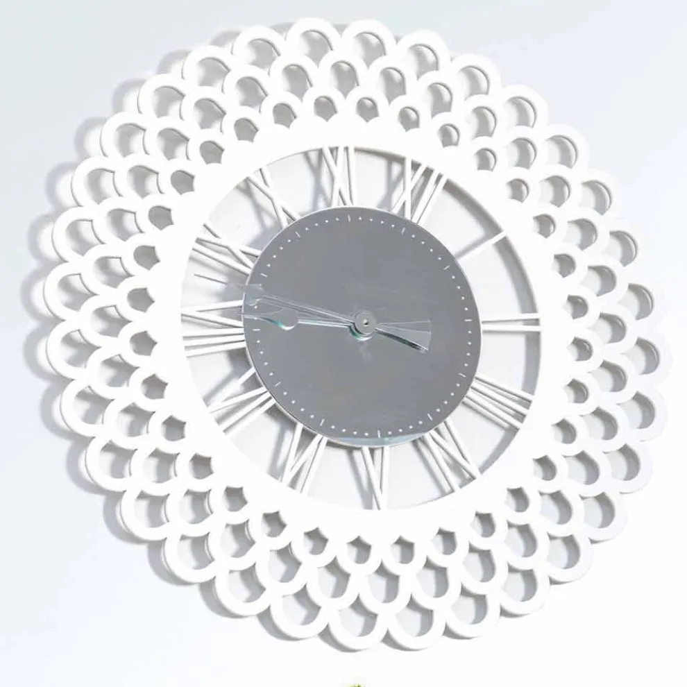 Weiße Holzwanduhr Großes und modernes Blumenmuster - Gerbera