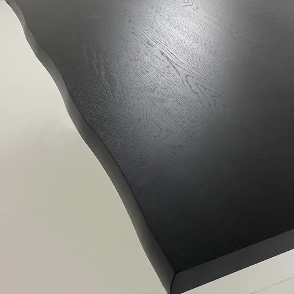 Esstisch aus Furnier und gehämmertem Stahl, hergestellt in Italien – Strappo