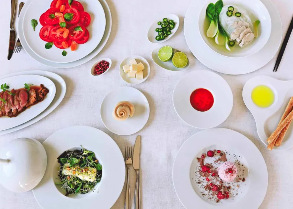 Modernes und elegantes Abendessen Abendessen Set aus Porzellan 24 Stück - Teleskop